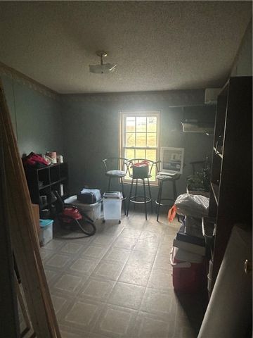 341 Bridgeport Rd, Mt Pleasant Twp, PA 15666