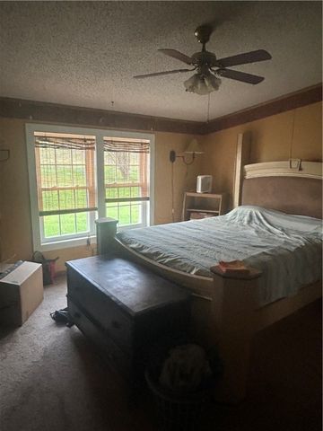 341 Bridgeport Rd, Mt Pleasant Twp, PA 15666