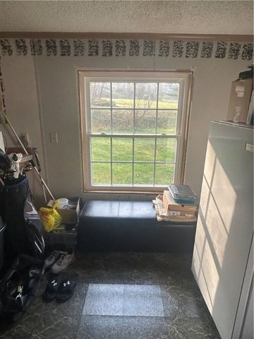 341 Bridgeport Rd, Mt Pleasant Twp, PA 15666