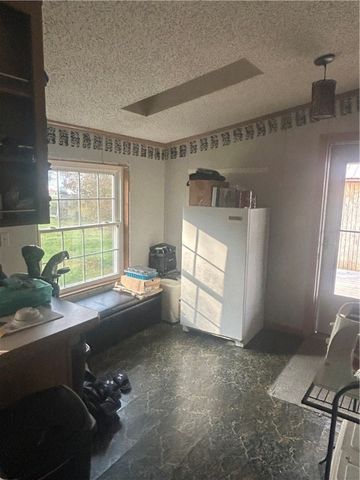 341 Bridgeport Rd, Mt Pleasant Twp, PA 15666