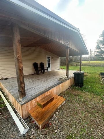 341 Bridgeport Rd, Mt Pleasant Twp, PA 15666