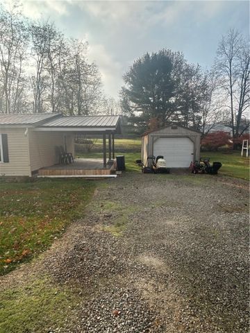 341 Bridgeport Rd, Mt Pleasant Twp, PA 15666