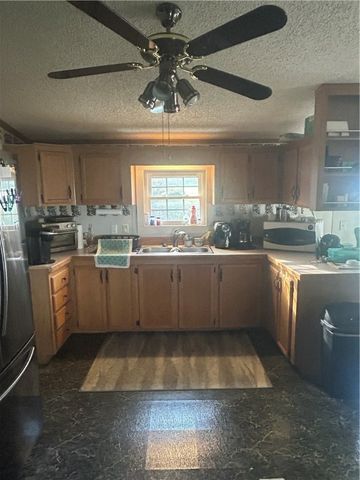 341 Bridgeport Rd, Mt Pleasant Twp, PA 15666