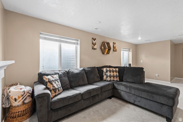 1964 S DAHL LN, Syracuse, UT 84075