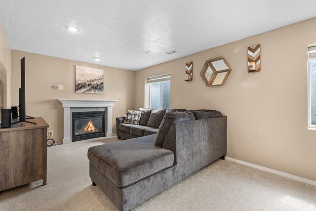 1964 S DAHL LN, Syracuse, UT 84075