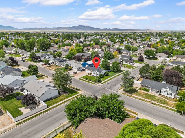 1964 S DAHL LN, Syracuse, UT 84075