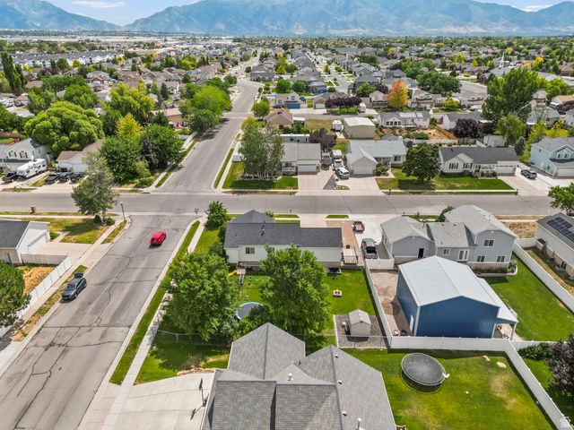 1964 S DAHL LN, Syracuse, UT 84075