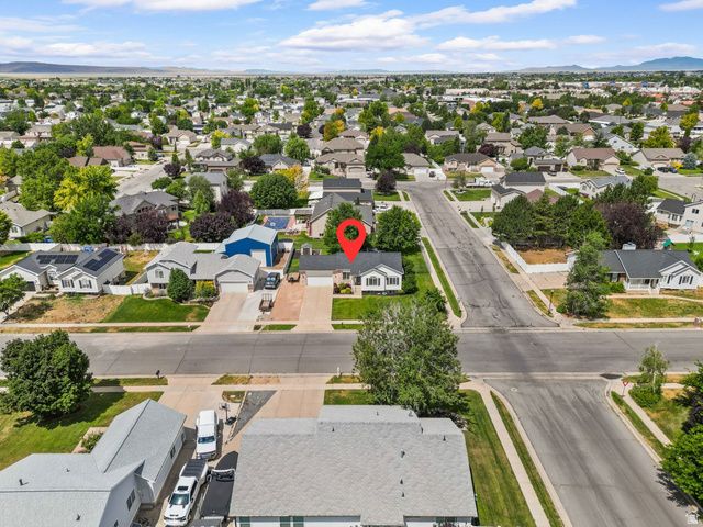 1964 S DAHL LN, Syracuse, UT 84075