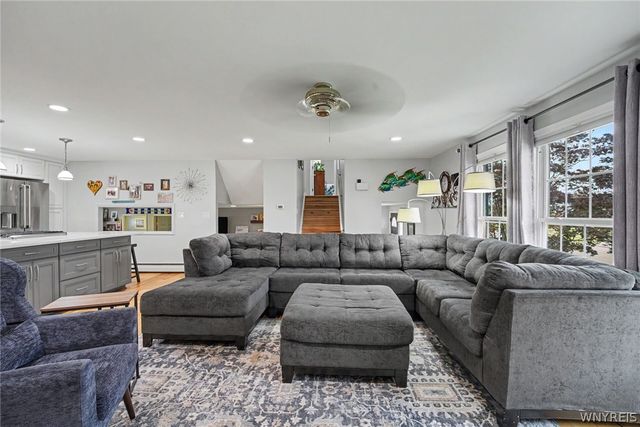 42 Leni Lane, Cheektowaga, NY 14225