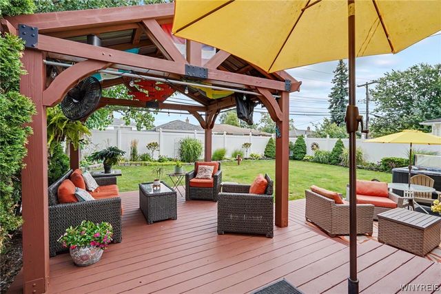 42 Leni Lane, Cheektowaga, NY 14225