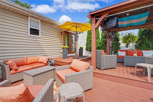 42 Leni Lane, Cheektowaga, NY 14225