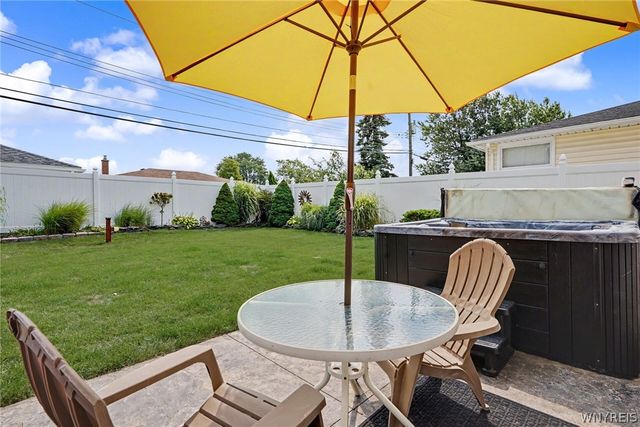 42 Leni Lane, Cheektowaga, NY 14225