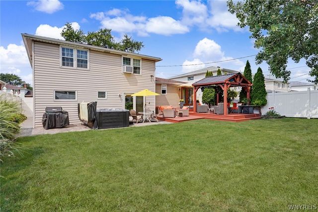 42 Leni Lane, Cheektowaga, NY 14225
