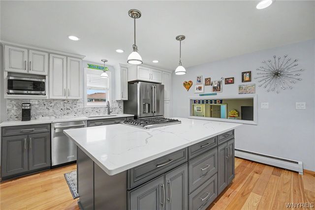 42 Leni Lane, Cheektowaga, NY 14225