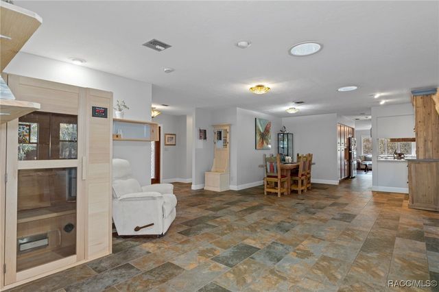 22347 Golden Retriever Lane, Brooksville, FL 34601