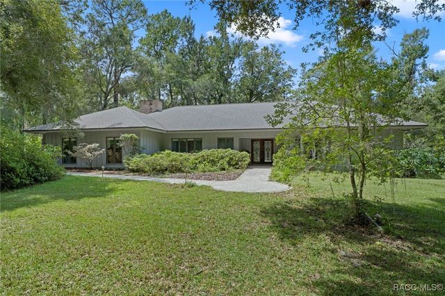 22347 Golden Retriever Lane, Brooksville, FL 34601