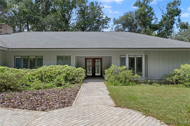 22347 Golden Retriever Lane, Brooksville, FL 34601