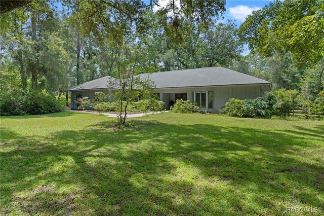 22347 Golden Retriever Lane, Brooksville, FL 34601