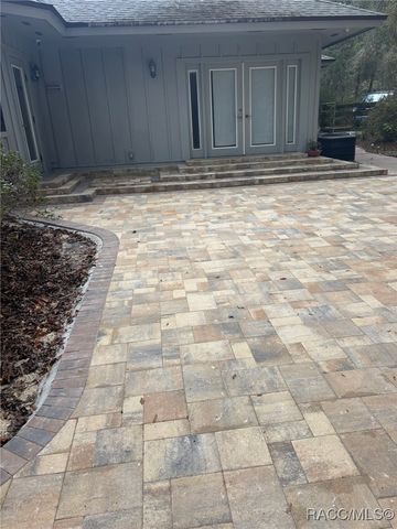 22347 Golden Retriever Lane, Brooksville, FL 34601