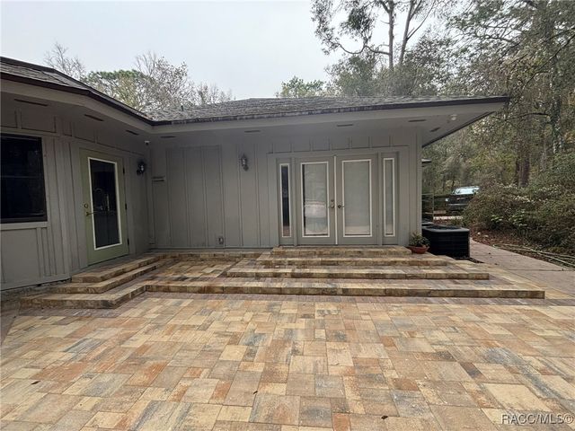 22347 Golden Retriever Lane, Brooksville, FL 34601