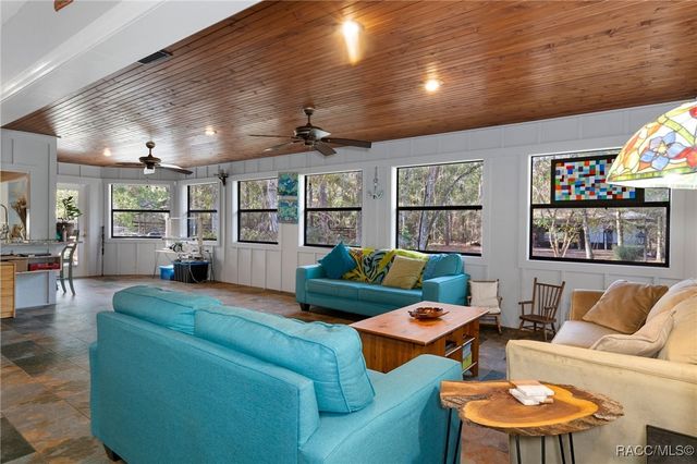 22347 Golden Retriever Lane, Brooksville, FL 34601