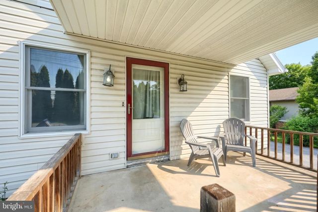 2151 MAPLE RD, York, PA 17408