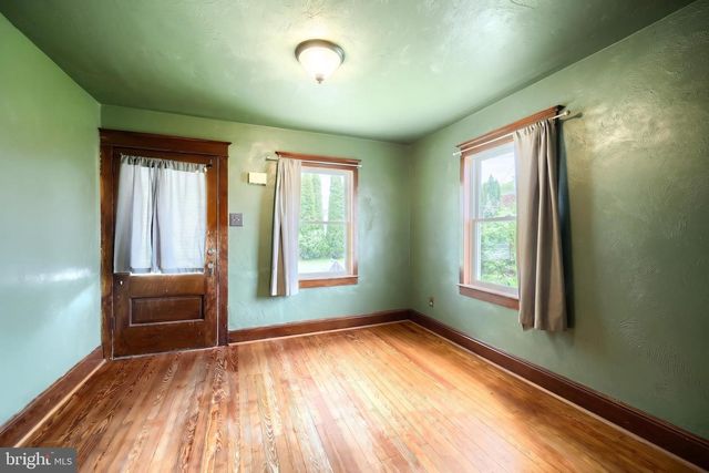 2151 MAPLE RD, York, PA 17408