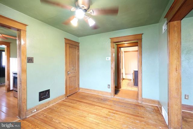 2151 MAPLE RD, York, PA 17408
