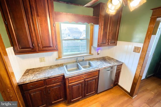 2151 MAPLE RD, York, PA 17408