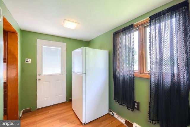 2151 MAPLE RD, York, PA 17408