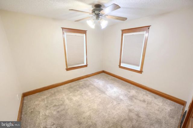 2151 MAPLE RD, York, PA 17408