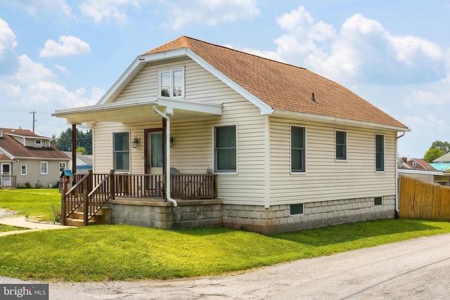 2151 MAPLE RD, York, PA 17408