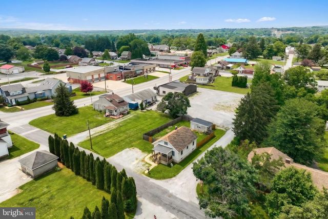 2151 MAPLE RD, York, PA 17408