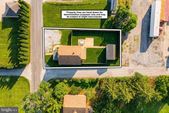 2151 MAPLE RD, York, PA 17408