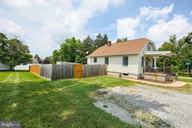 2151 MAPLE RD, York, PA 17408