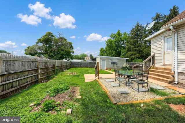 2151 MAPLE RD, York, PA 17408
