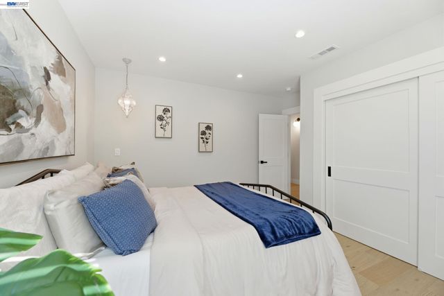 1841 Vine St, Berkeley, CA 94703