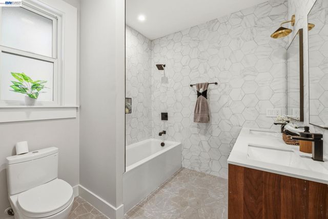 1841 Vine St, Berkeley, CA 94703