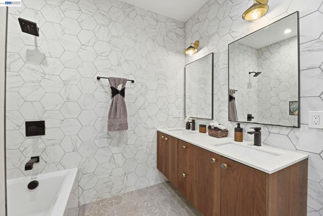 1841 Vine St, Berkeley, CA 94703