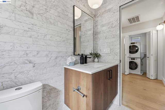 1841 Vine St, Berkeley, CA 94703