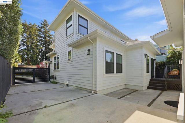 1841 Vine St, Berkeley, CA 94703