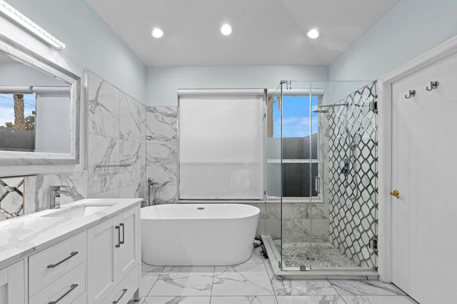 9061 Cypress Hollow Drive, Palm Beach Gardens, FL 33418