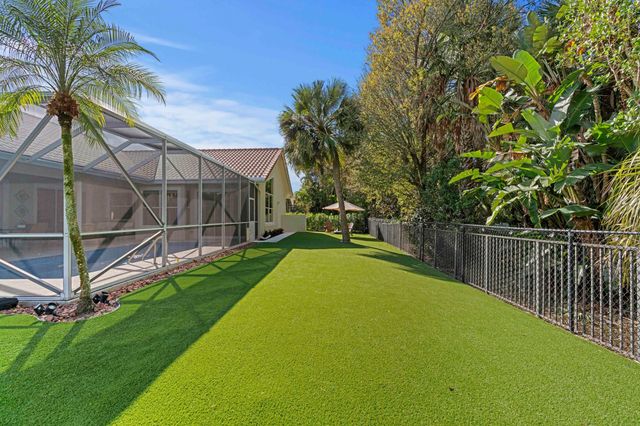 9061 Cypress Hollow Drive, Palm Beach Gardens, FL 33418