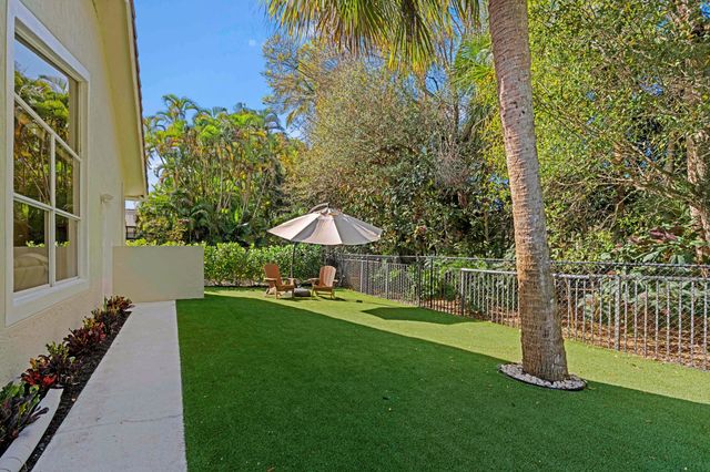 9061 Cypress Hollow Drive, Palm Beach Gardens, FL 33418