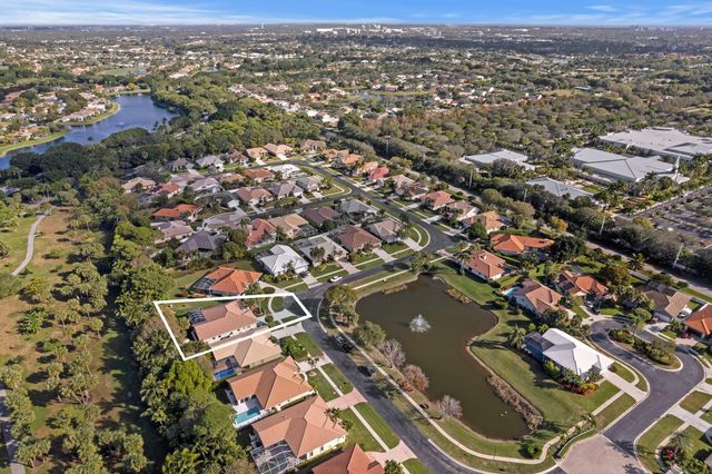 9061 Cypress Hollow Drive, Palm Beach Gardens, FL 33418