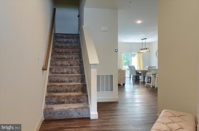 2 WOODS DR, Camp Hill, PA 17011