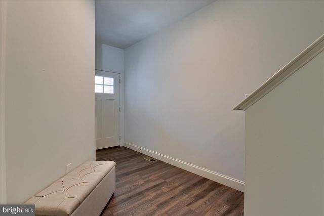 2 WOODS DR, Camp Hill, PA 17011
