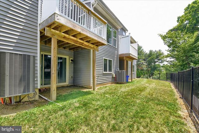 2 WOODS DR, Camp Hill, PA 17011