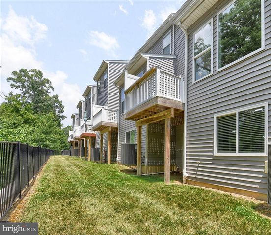 2 WOODS DR, Camp Hill, PA 17011