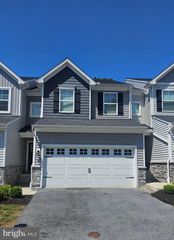 2 WOODS DR, Camp Hill, PA 17011